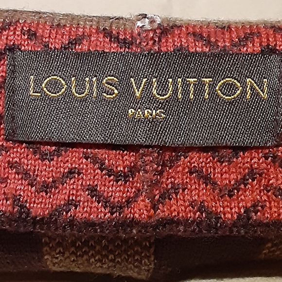Vintage Louis Vuitton Paris hat/scarf set never worn - Picture 8 of 9